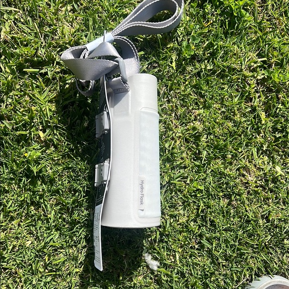 Hydro Flask Small Tag Along White Bottle Sling New - Picture 9 of 16